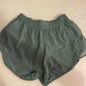 green lulu lemon shorts size 6 4 inch!